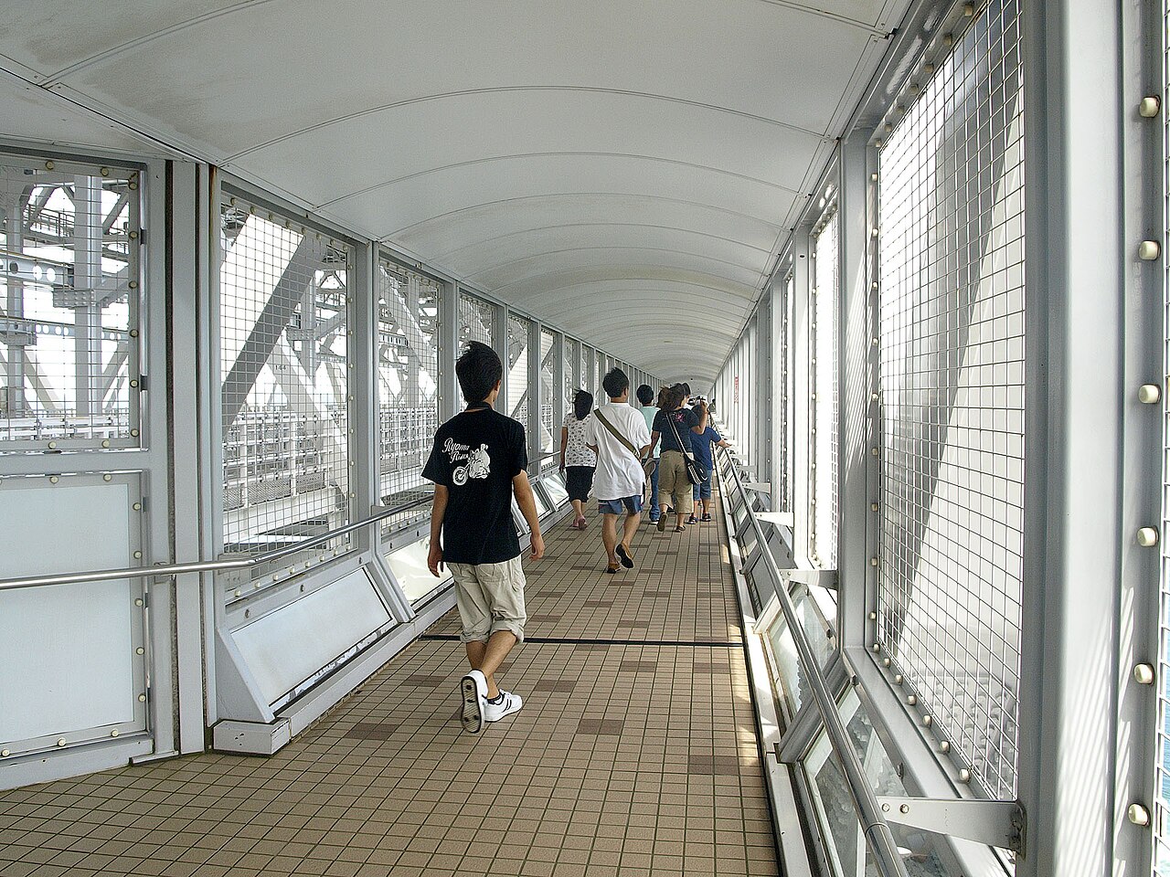 The air corridor of the Uzunomichi.jpg