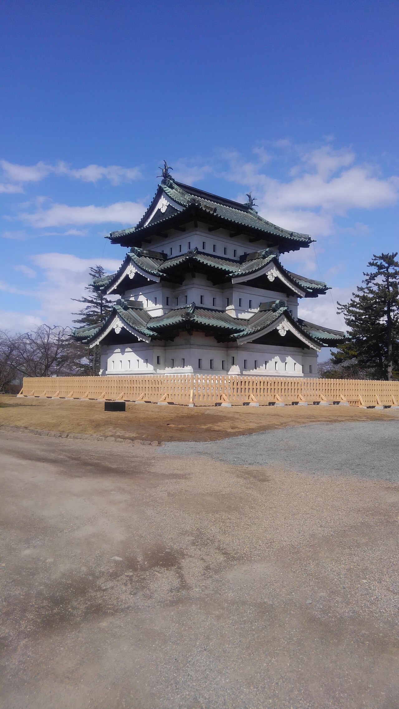 Hirosaki Castle-1.jpg