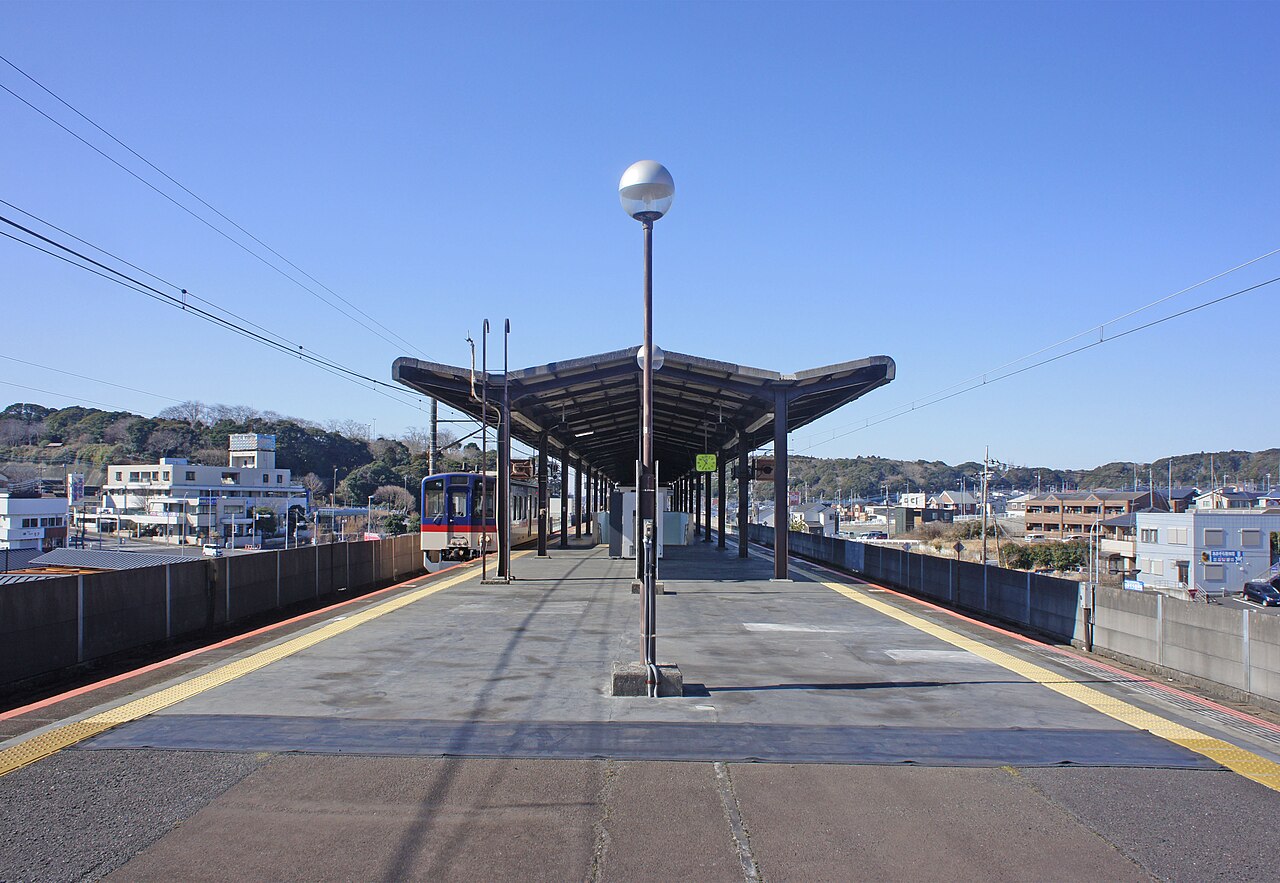 JR Kashima Line Kashimajingū Station Platform.jpg